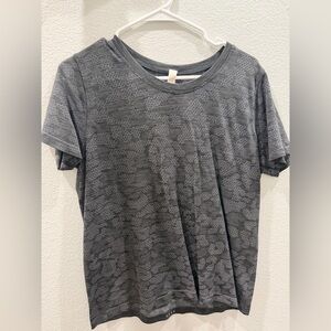 Lululemon Athletica Charcoal Patterned Short Sleeve Top size 10